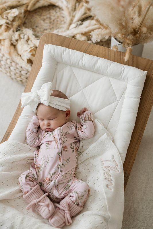 Lille hjort i ballerinarosa bambus