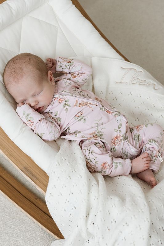 Lille hjort i ballerinarosa bambus